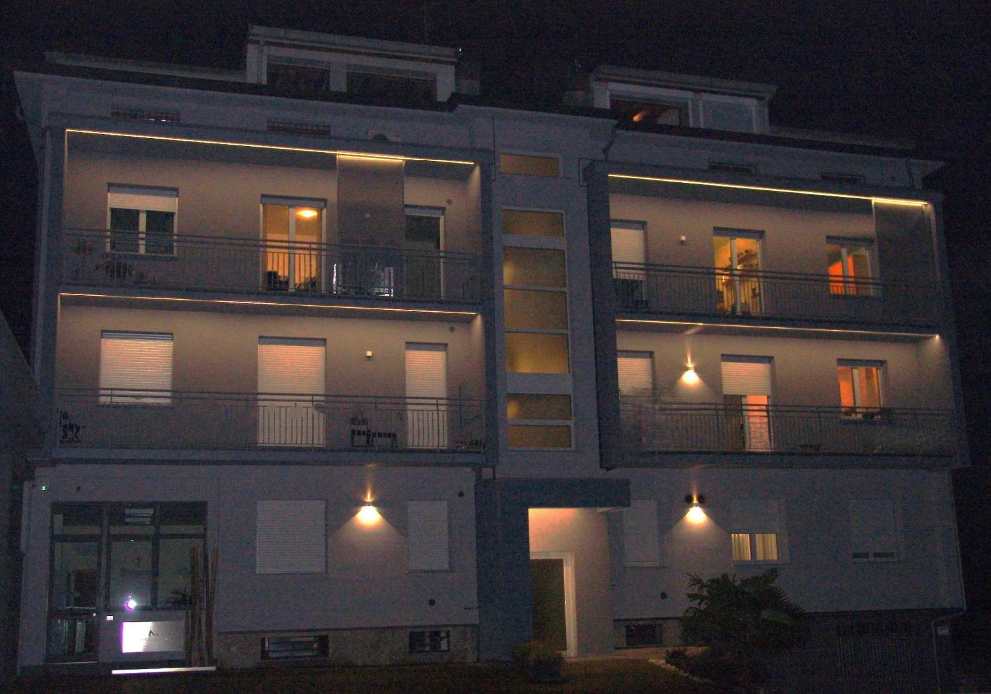 Modern Apartment Luci & Stelle Near Lake Como Nibionno エクステリア 写真